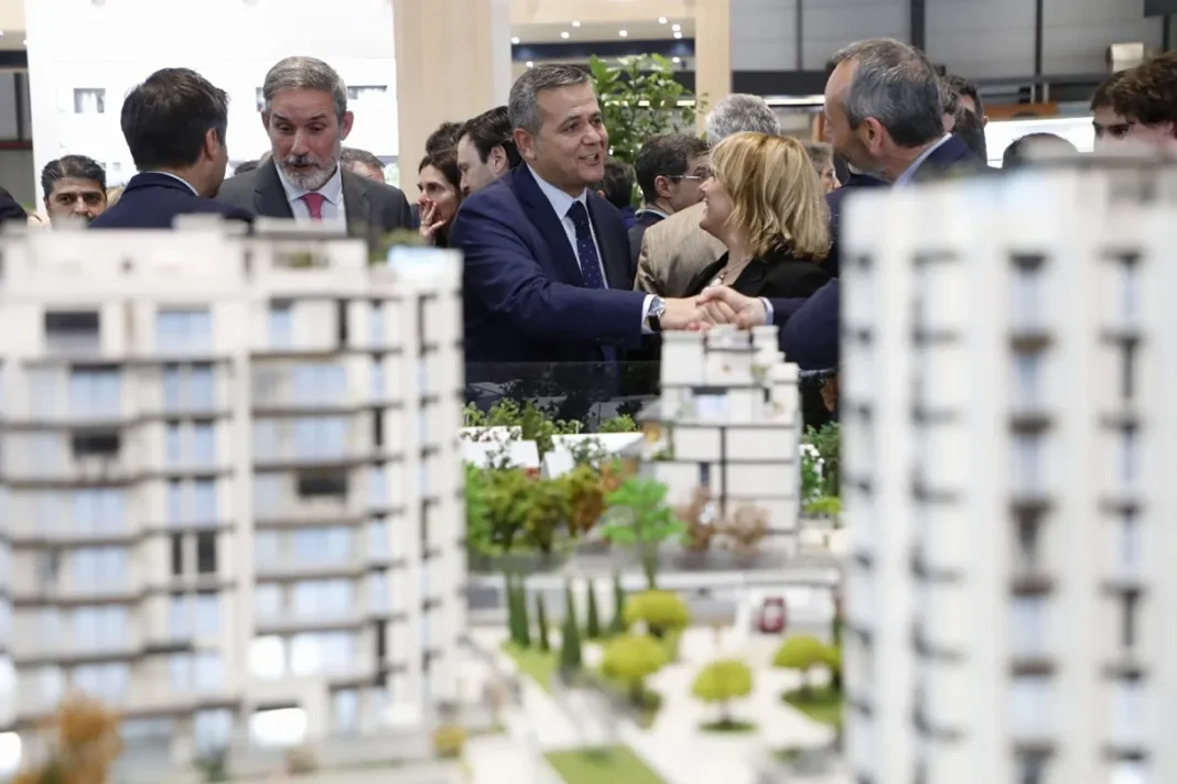 La vigesimosexta edición del Salón Internacional Inmobiliario de Madrid (SIMA) ocupará hasta el próximo 24 de mayo el pabellón número 4 del recinto ferial Ifema Madrid.