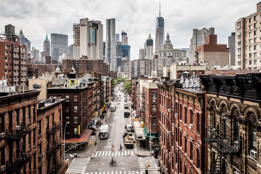 El número de turistas internacionales a Nueva York cayó un 2,4% en febrero y descendió un 11,6% en marzo