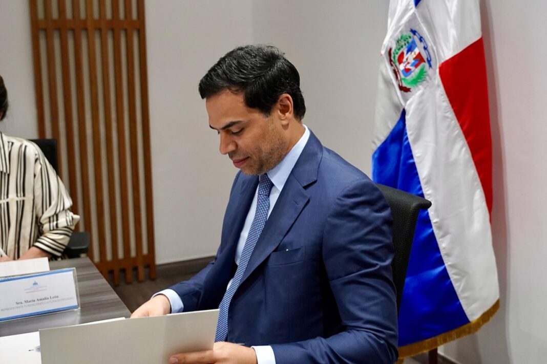 Ministro de Cultura, Roberto Ángel Salcedo, durantre la sesión del Consejo Nacional de Cultura (CNC)