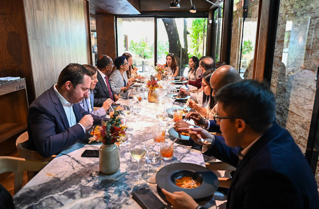 Una misión de PromPerú visita República Dominicana para coordinar intercambios en materia de gastronomía y turismo.