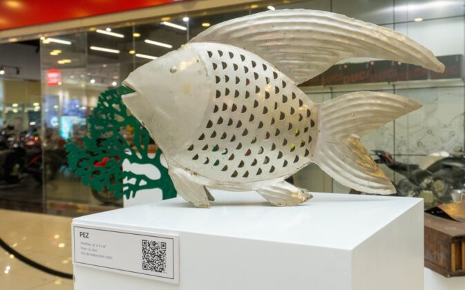 Pez, obra elaborada en el año 2000 por El Artístico.