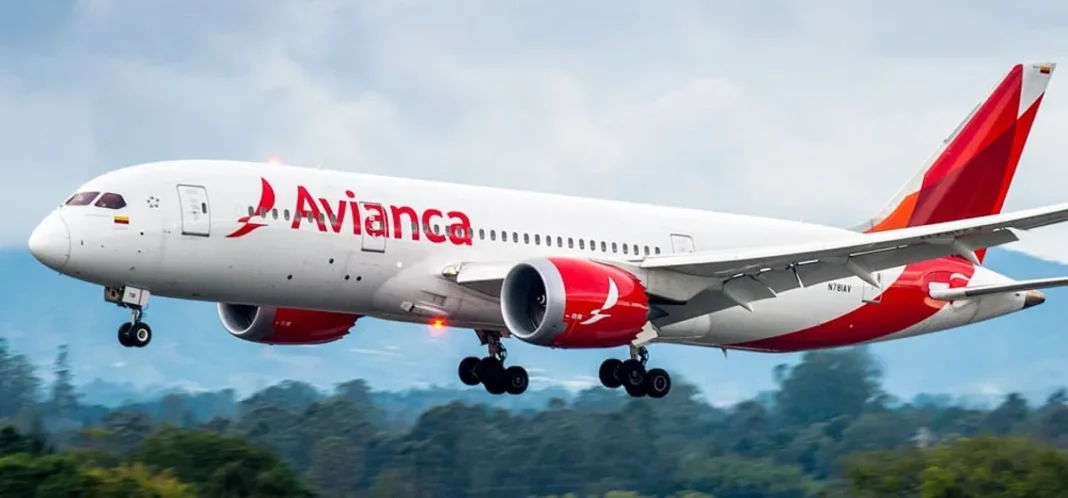 Avión de Avianca en pleno vuelo