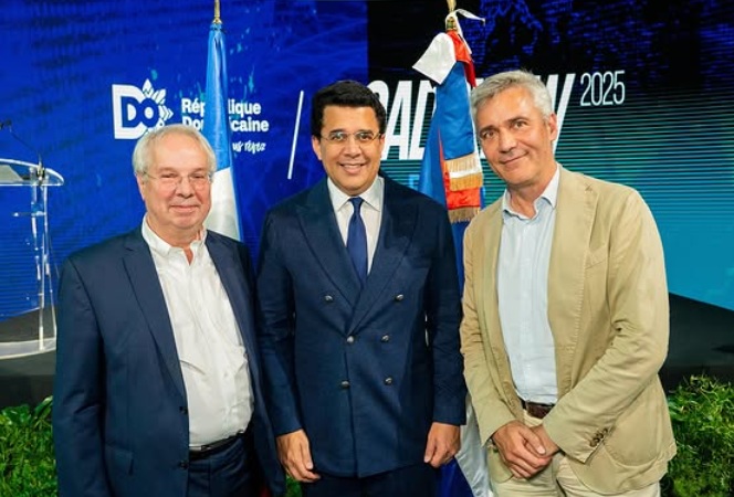 David Collado se reunió en París con varios empresarios de líneas aéreas.