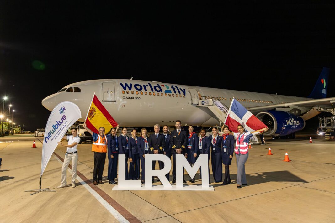 En el Aeropuerto Internacional de La Romana celebran la llegada del primer vuelo regular desde Madrid, operado por World2Fly.