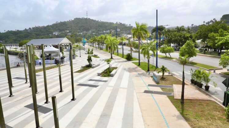 Esta intervención comprende los trabajos de todo el frente marino del municipio de Samaná, de 1.3 kilómetros, así como también el saneamiento de las cañadas que desembocan en el Malecón de Samaná.