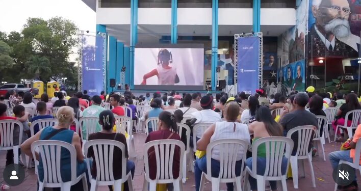 Rueda Cine ha proyectado en diferentes lugares películas tales como Perico Ripiao, Los Super, Capitán Avispa, Quien Manda, El veneno de Jack (parte I), Feo de día y Lindo de noche, Nueva Yol, Código Paz, Donde florece una devoción, Coronación de la Virgen de Altagracia, entre otras.