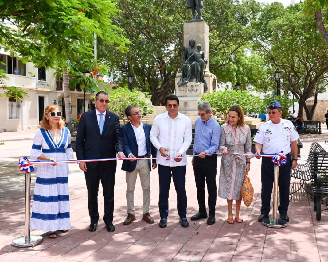 El ministro Collado destacó la importancia de esas dos obras y señaló el valor histórico del recate del emblemático parque Duarte, además de su atracción turística.