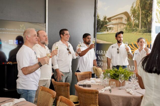 Un brindis por el éxito del proyecto Living The Noom Miches