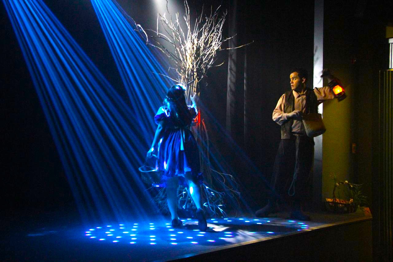 Escena de Hänsel & Gretel , realizada en Teatro Lope de Vega, de Novo Centro, Santo Domingo.