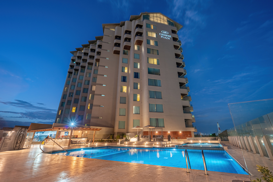 Golden Summer at Crowne Plaza