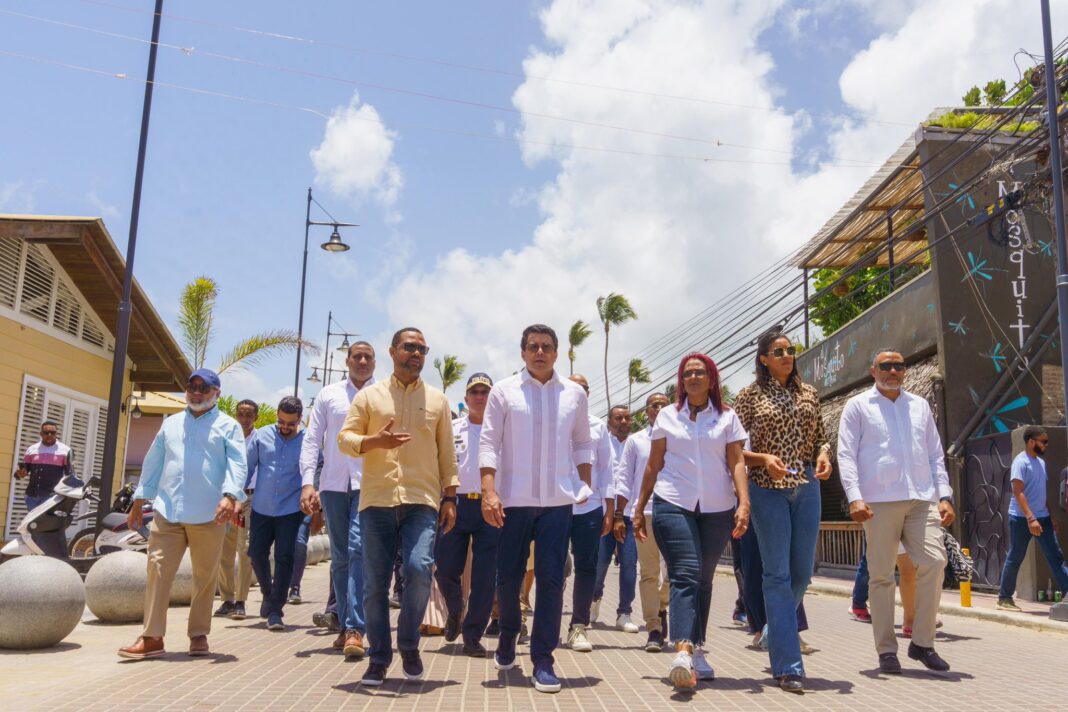 David Collado recorre Las Terrenas de Samaná