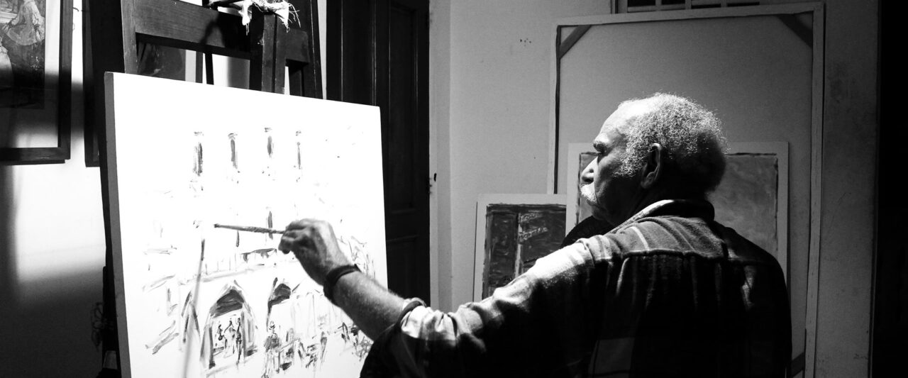 Maestro José Cestero en plena labor de su arte