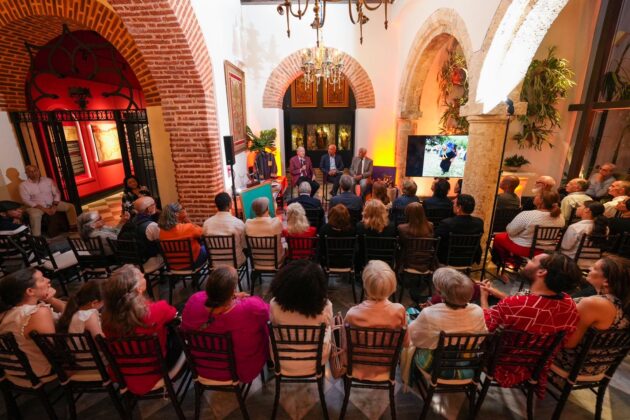 El conversatorio congregó una asistencia numerosa de interesados en la cultura taína.