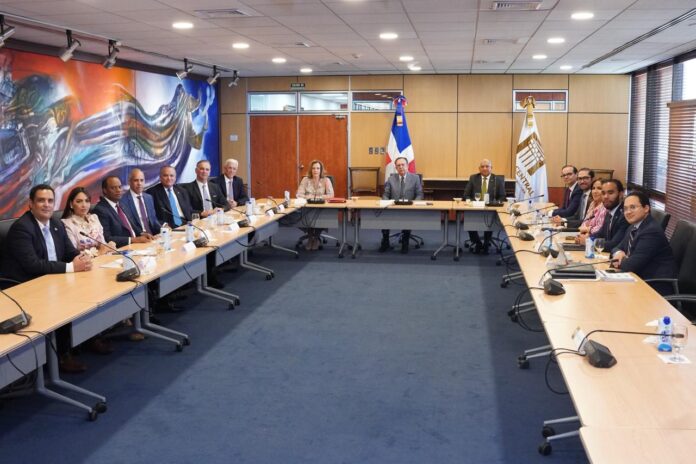 Reunión del gobernador del BCRD con la directiva de Asiex