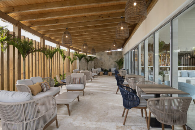 Terraza del Lobby del nuevo Royal Beach Hotel Punta Cana.