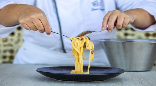 Basque Culinary Center ofrece en línea diversos cursos sobre gastronomía internacional.