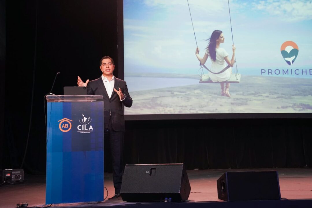 George Alexander Nader, fundador y CEO de Nader Enterprises expone en el X Congreso de Inmobiliario Latinoamericano (CILA).