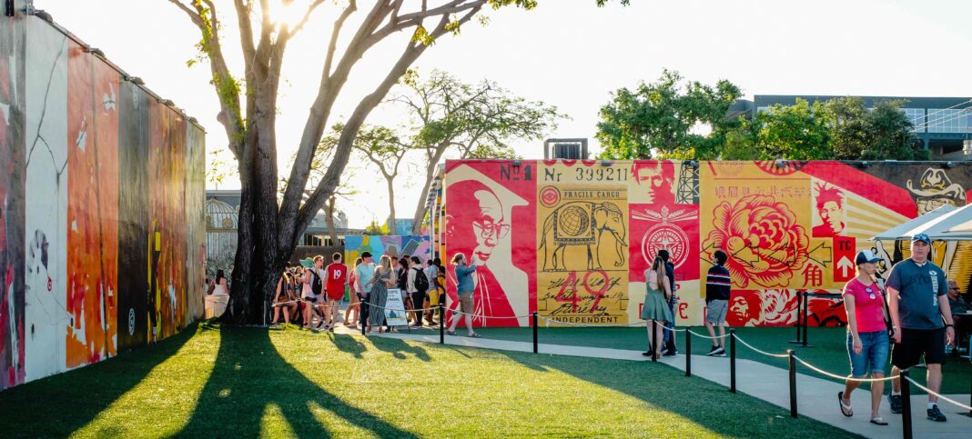 Wynwood Walls, un museo de arte callejero al aire libre en el barrio de Wynwood en Miami, Florida.