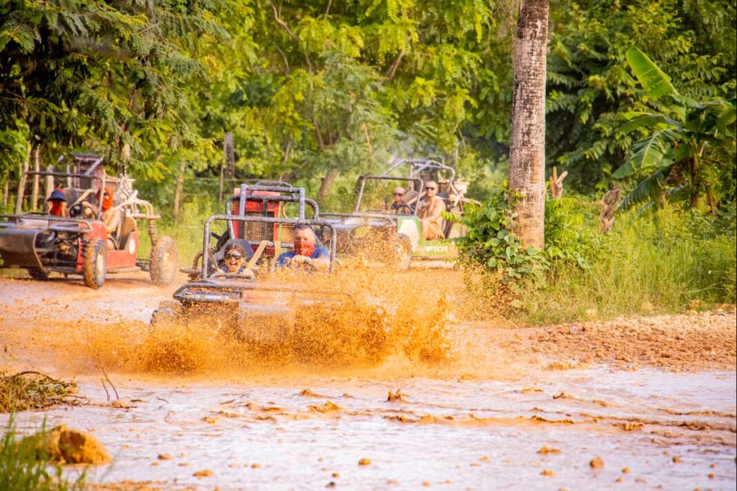 Las excursiones en todoterrenos por las playas y las montañas de Punta Cana son de las más preferidas por quienes vacacionan en República Dominicana