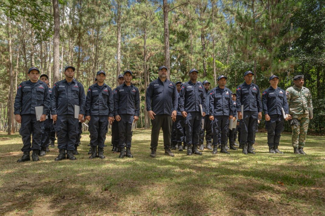 Los nuevos guardaparques están capacitados para interactuar y ofrecer información de calidad a quienes visiten las áreas protegidas y parques nacionales.
