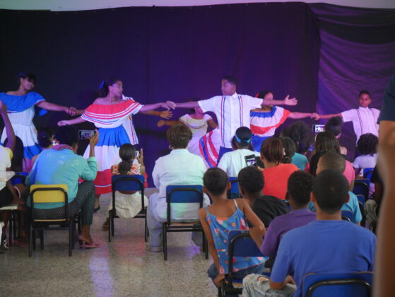 Muestra de danza folcl&oacute;rica en Azua