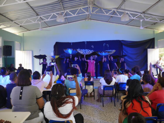 Muestra de teatro infantil en Azua
