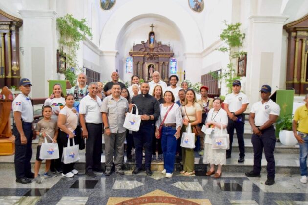 Foto oficial del inicio del Recorrido del Sendero de la Fe en Santiago de los Caballeros