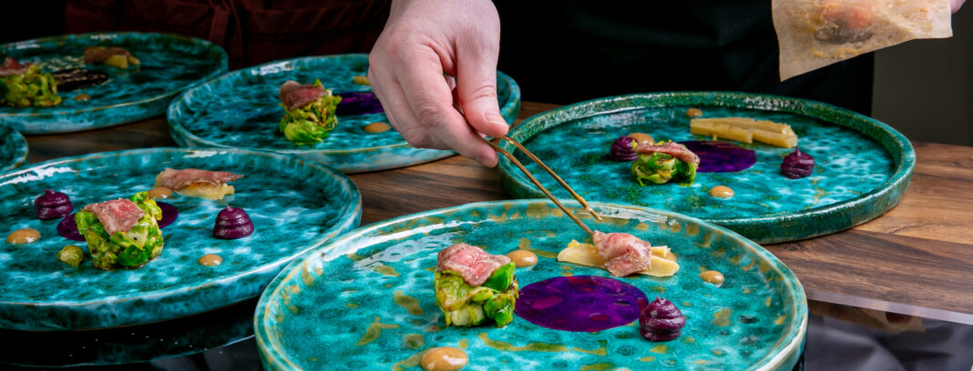 El programa que ofrecen ONU Turismo y Basque Culinary Center va dirigido a profesionales del turismo, la gastronomía y la comunicación, así como a emprendedores y recién graduados que deseen especializarse en la creación y gestión de experiencias gastronómicas auténticas, sostenibles y rentables.