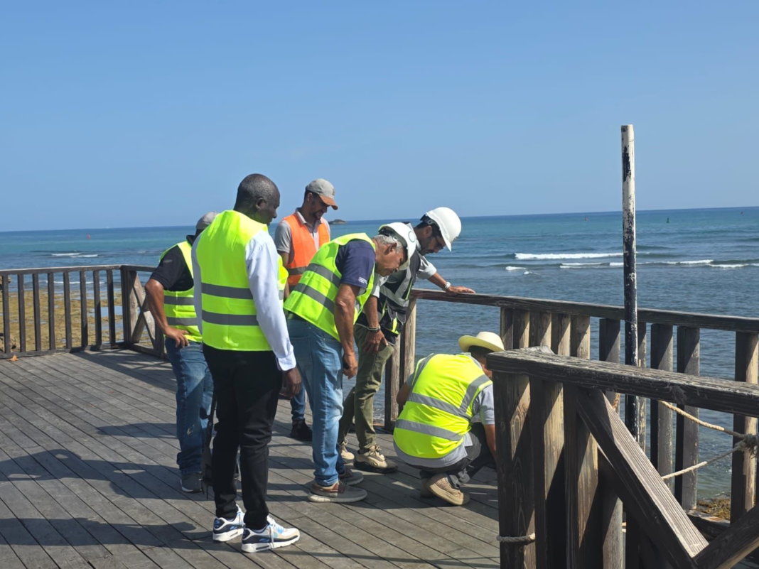 Técnicos y obreros fueron visto trabajando este fin de semana en varias áreas de La Puntilla de San Felipe, Puerto Plata.