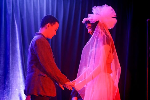 Escena del montaje de la obra Romeito y Julietita
