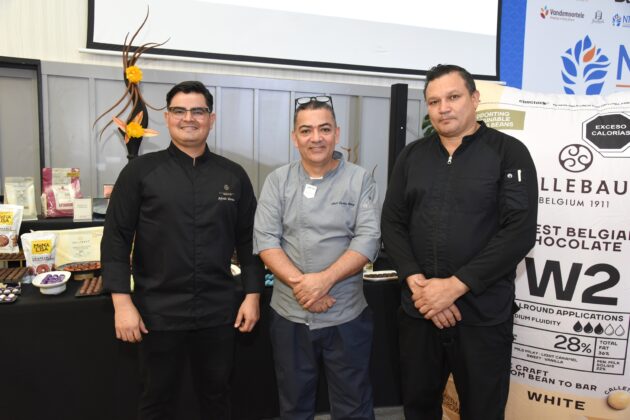 Alfredo Mart&iacute;nez, Carlos Pilay y Eduardo Valdez
