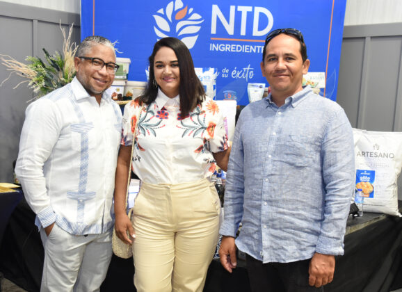 Ronny Lebr&oacute;n, Adriana S&aacute;nchez y Jos&eacute; Salazar