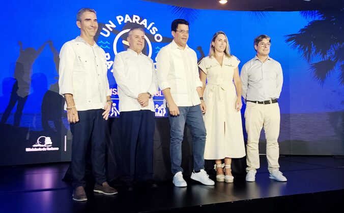 directora ejecutiva de la AHRB y Rafael Blanco Tejera.