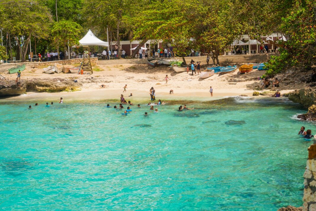 Tursmo espera que una vez inaguradas las obras, el Parque Submarino La Caleta se convierta en un destino turístico de primer nivel, un punto de parada obligatorio para turistas que lleguen o salgan por el AILA, ofreciendo una experiencia única de naturaleza, historia y aventura.