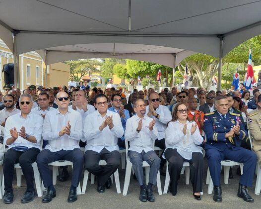 El acto fue respaldado por una gran cantidad de mun&iacute;cipes de la provincia.