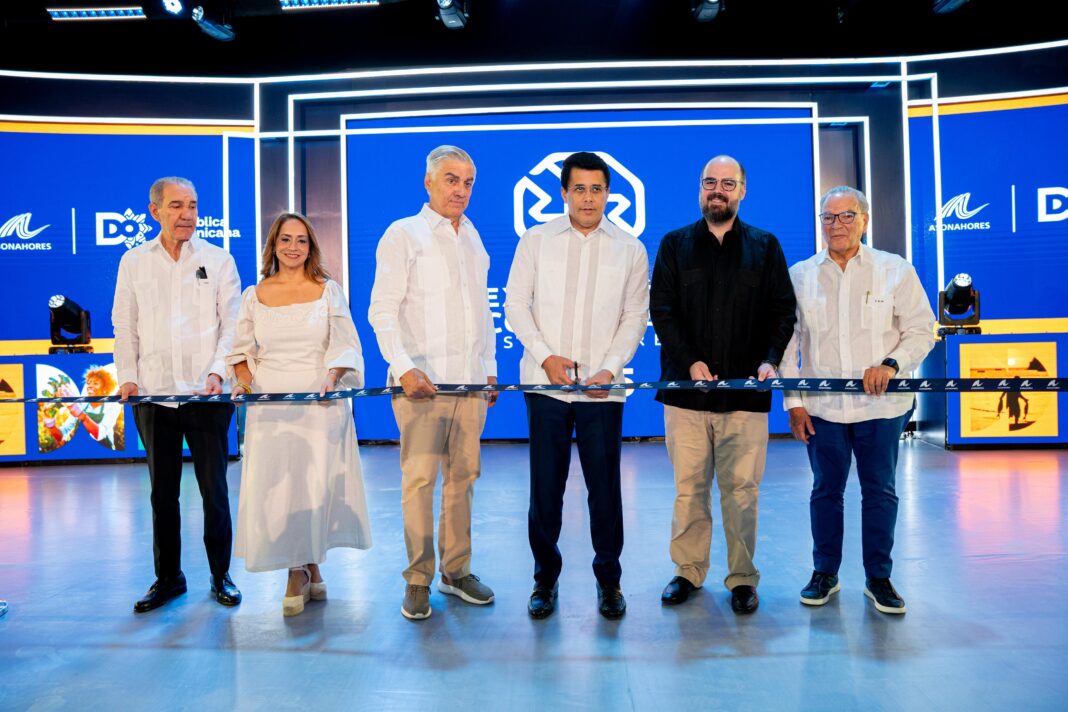 Franklin García Fermín, Aguie Lendor, Juan Bancalari, David Collado, Luis Emilio Veluttini y Frank Rainieri en la apertura de la Exposición Comercial Asonahores 2025.