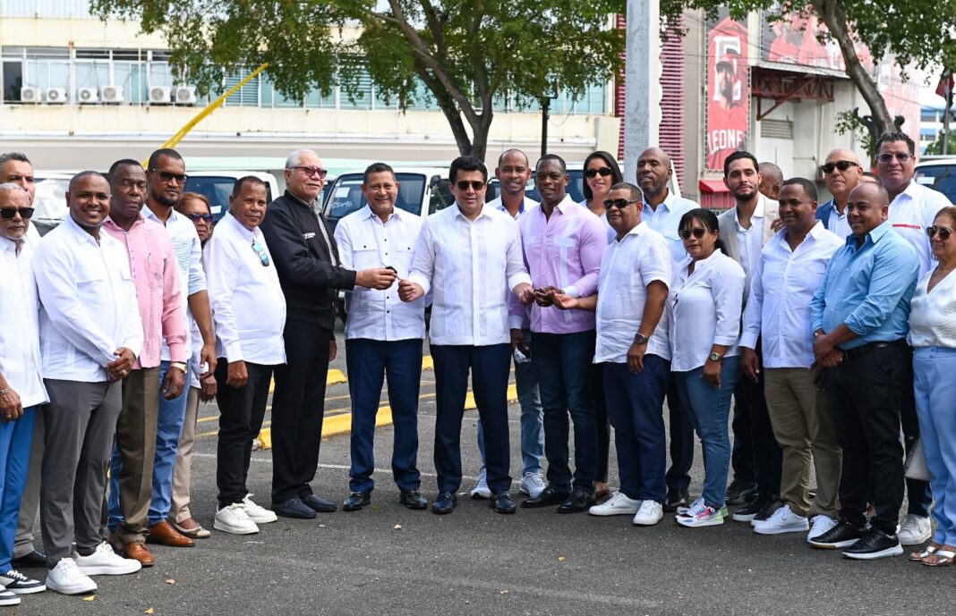 David Collado informó que más adelante habrá otra entrega de camiones a otros municipios y distrito municipales, con una inversión similar, lo que superaría una inversión total superior a los 250 millones de pesos.