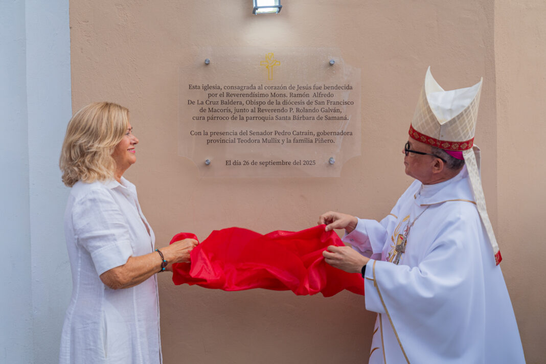 Isabel García Lorca y Monseñor Ramón Alfredo de la Cruz Baldera