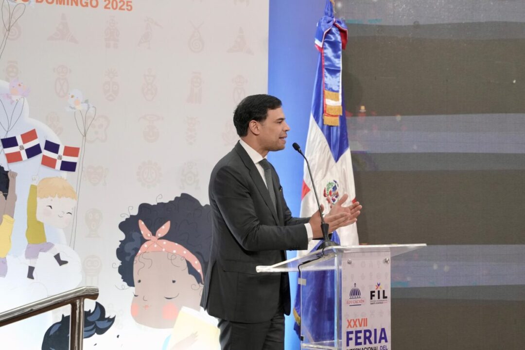 La proyección inaugural estuvo encabezada por el ministro de Cultura, Roberto Ángel Salcedo