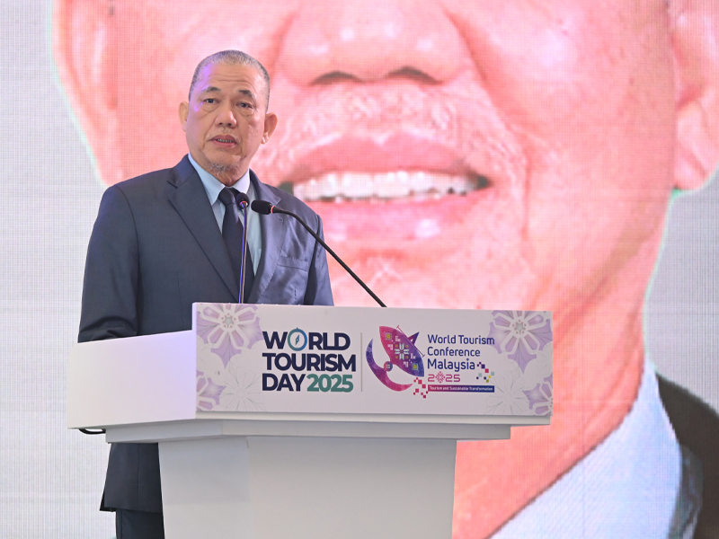 Dato' Sri Haji Fadillah bin Yusof, viceprimer ministro de Malasia en la celebración del Día Mundial del Turismo 2025 en Malaka, Malasia.