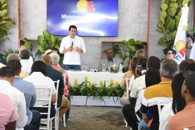 En el acto estuvieron presentes autoridades provinciales, municipales, empresarios tur&iacute;sticos y dirigentes comunitarios, entre otros.
