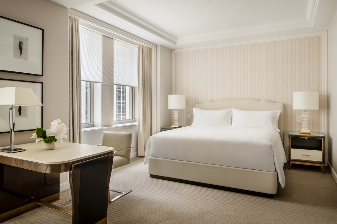 Waldorf-Astoria-New-York-Park-Avenue-Junior-Suite-Bed-Credit-Waldorf-Astoria-New-York