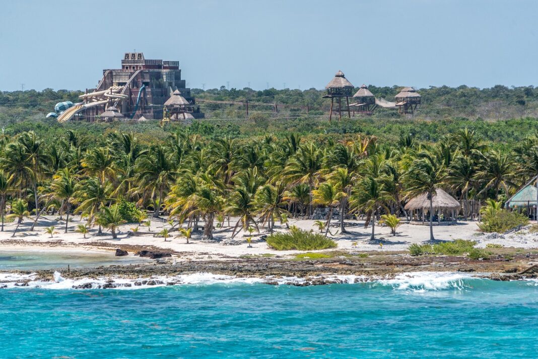 El estudio de ONU Turismo revela que los turistas seguirán buscando la mejor relación calidad-precio, pero también viajarán a destinos más cercanos, realizarán viajes más cortos o gastarán menos, en respuesta al aumento de los precios.