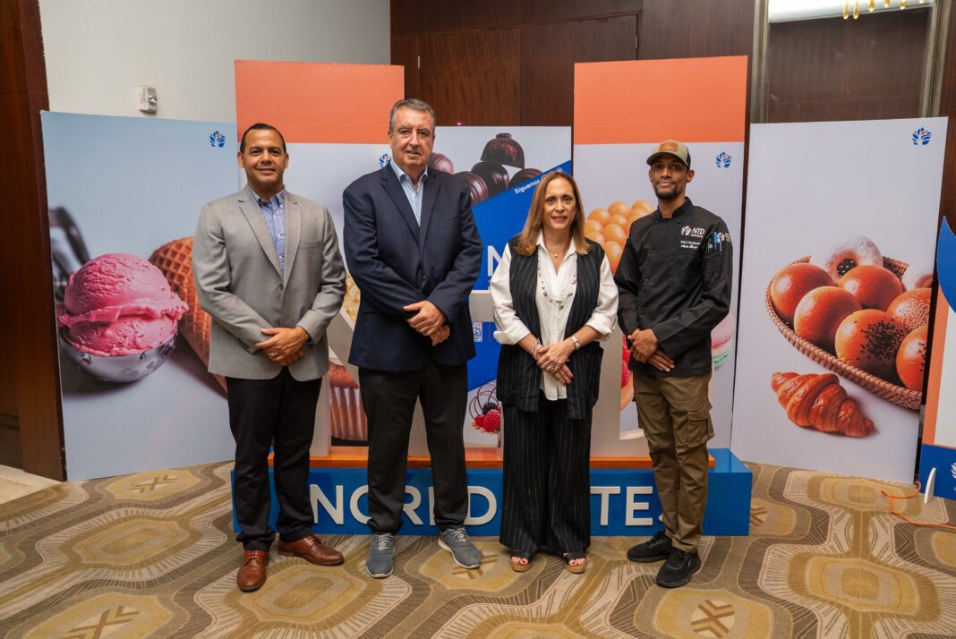 Frank Sánchez, Juan Carlos Méndez, Sandra Aponte y Jesús Joel Del Rosario durante la Expo NTD Santo Domingo 2025 en nel Hotel Continental.