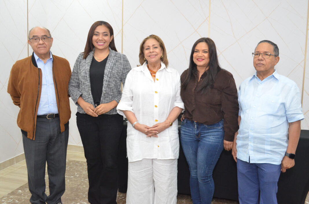 Manuel Quiterio Cedeño, Amelia Reyes, Luisa de Aquino y José Tajada Gómez.