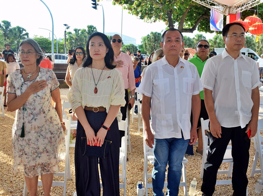 Clara Joa, Zhou Yuqi, Miguel Feng y Ricardo Du.