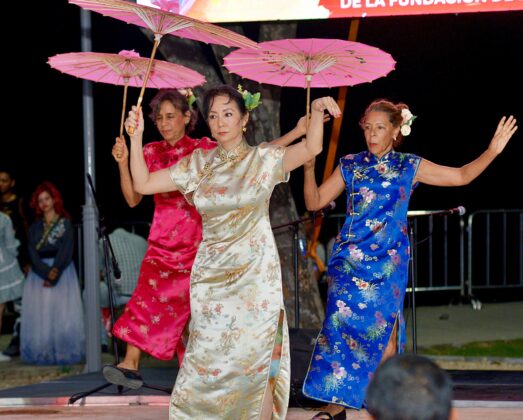 Damas del Taich&iacute; Amarilis Hern&aacute;ndez, Jacqueline Melo, y Violeta Joa.
