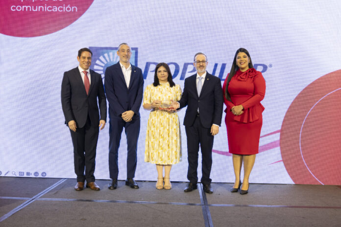 354A0206 De izquierda a derecha, los señores Luis Álvarez Soto, Víctor Fernández, Sonia Mordán, Esteban Martínez – Murga y Rosaily Rodríguez.
