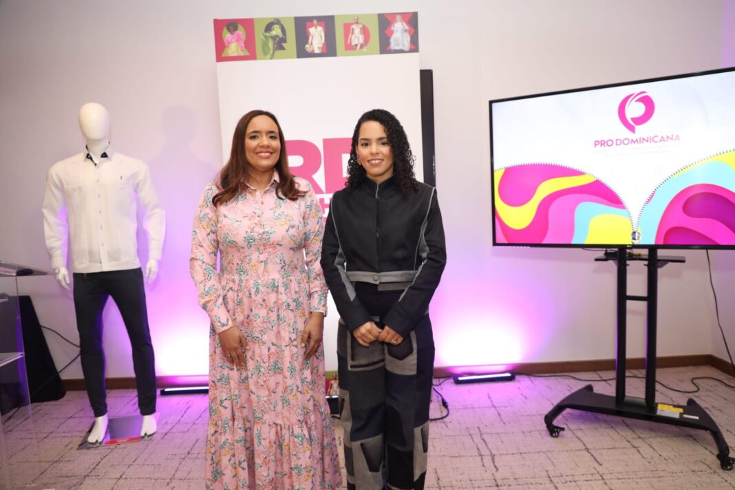 Carolina Pérez, directora del departamento de Inteligencia de Mercados de ProDominicana y Milldred Veras la diseñadora Sostenible