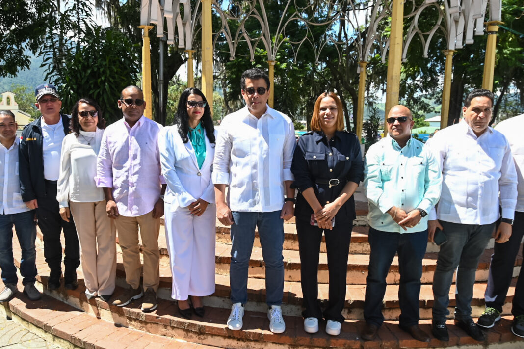El el acto, el ministro anunció el remozamiento de la iglesia Nuestra Señora de Las Mercedes, ubicada frente al parque Anacaona, como parte de la intervención de la zona.